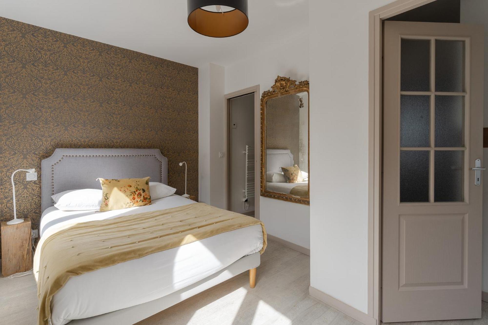 Studio Et Appartements Sainte Catherine องเฟลอร์ ภายนอก รูปภาพ