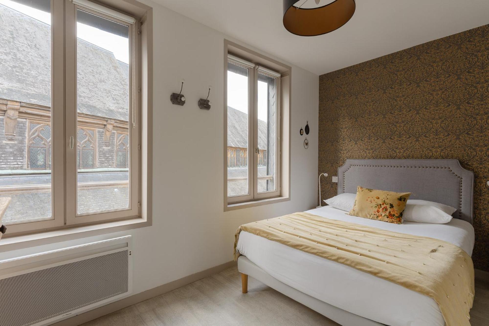 Studio Et Appartements Sainte Catherine องเฟลอร์ ภายนอก รูปภาพ