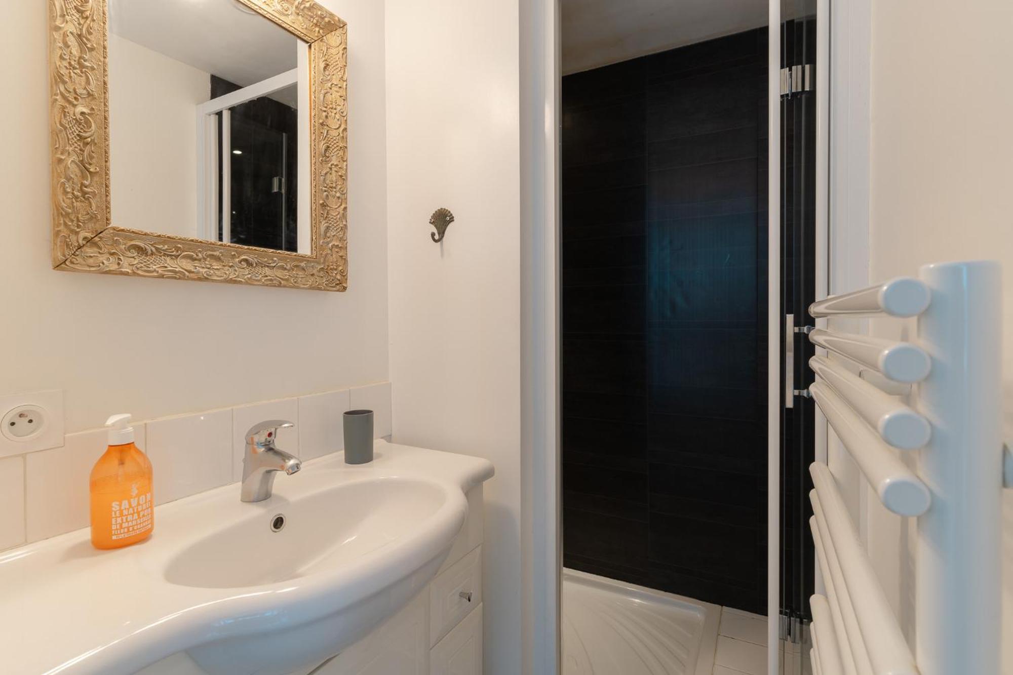 Studio Et Appartements Sainte Catherine องเฟลอร์ ภายนอก รูปภาพ