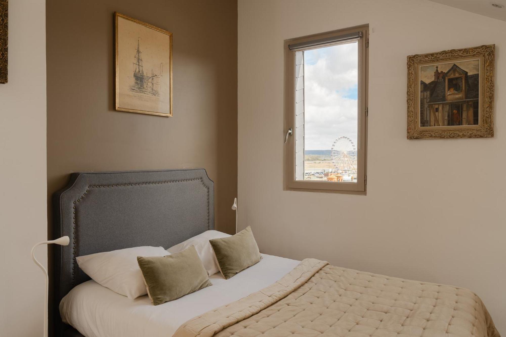 Studio Et Appartements Sainte Catherine องเฟลอร์ ภายนอก รูปภาพ