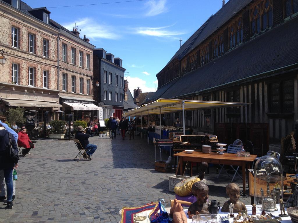 Studio Et Appartements Sainte Catherine องเฟลอร์ ภายนอก รูปภาพ
